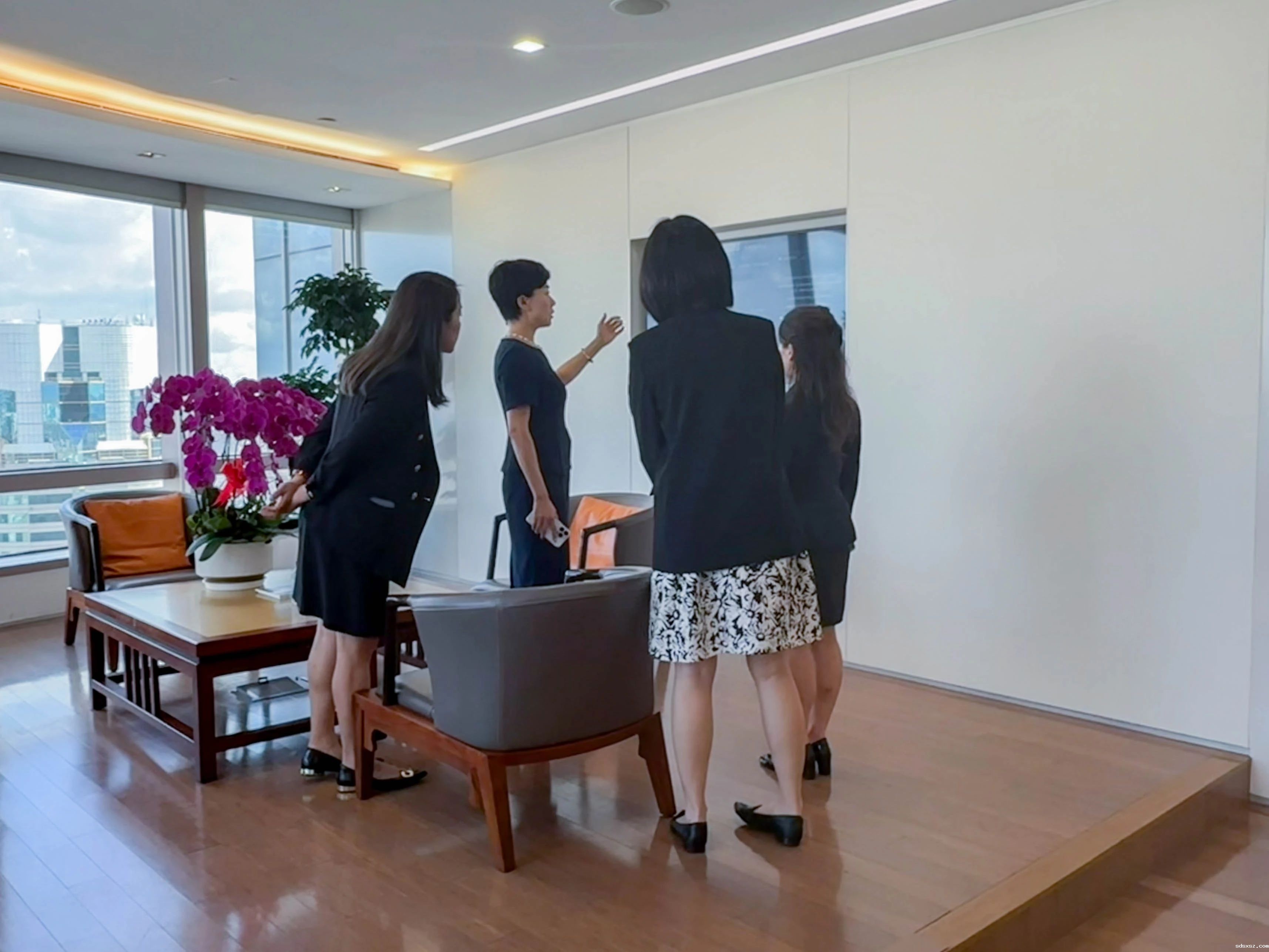 1752202953100408.jpg 1e4f639babf3d991800a495ac892b42d.jpg