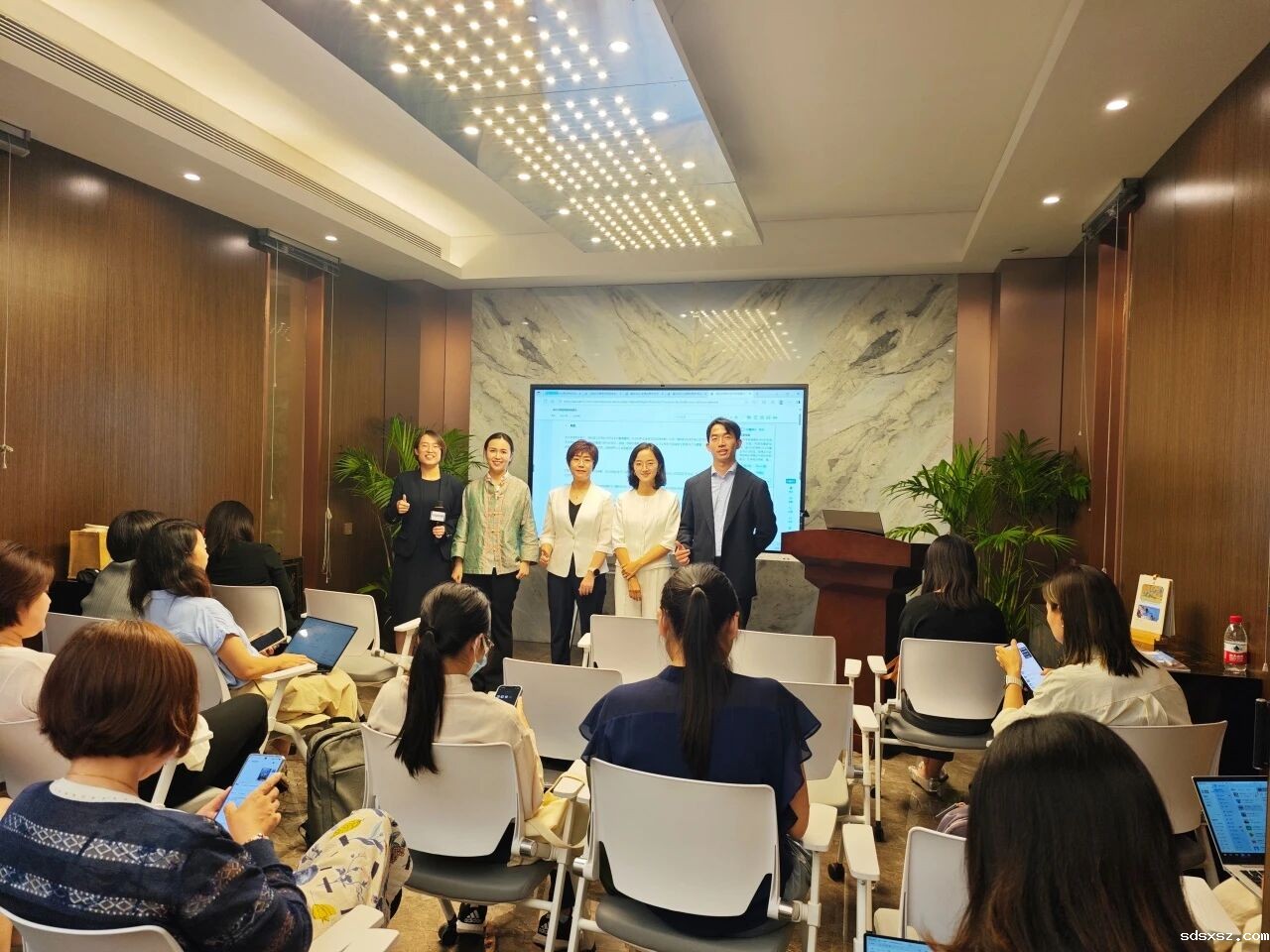 1757486712214099.jpg 215230fd05851ffd33b2d45626f40baa.jpg